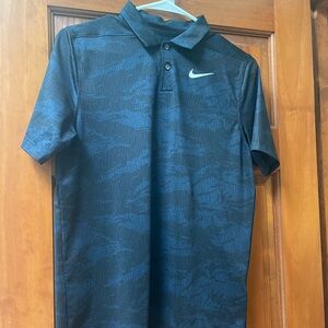 Nike dry fit standard fit polo size large boy